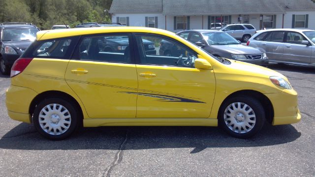 Toyota Matrix 2004 photo 3