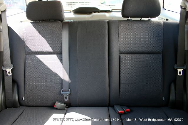 Toyota Matrix 2004 photo 2