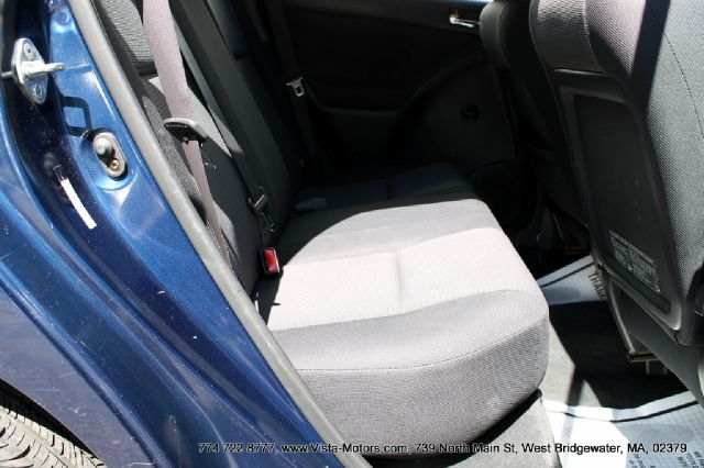 Toyota Matrix 2004 photo 7