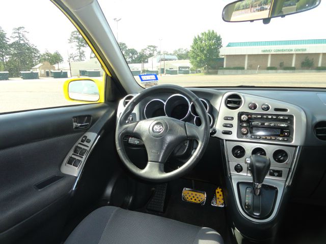 Toyota Matrix 2004 photo 19