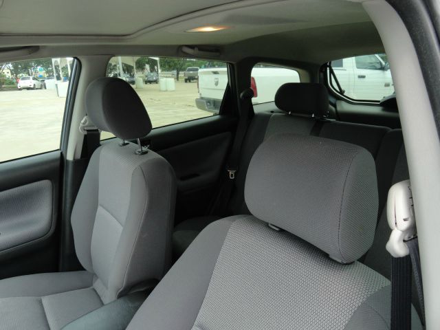 Toyota Matrix 2005 photo 25