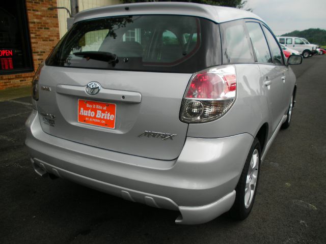 Toyota Matrix 2005 photo 2