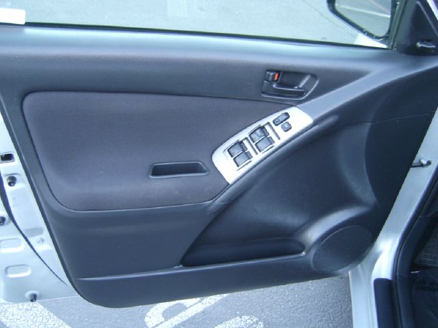 Toyota Matrix 2005 photo 2