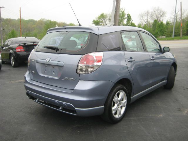 Toyota Matrix 2005 photo 18