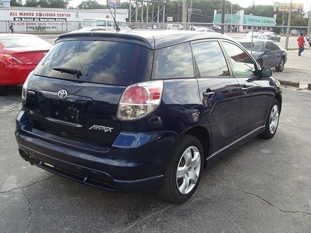 Toyota Matrix 2005 photo 2