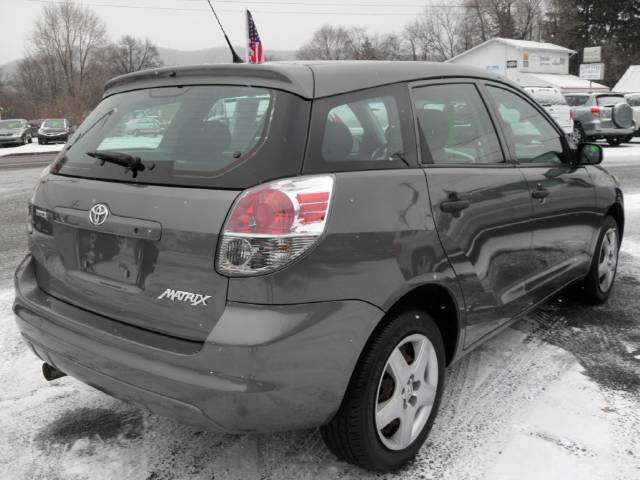 Toyota Matrix 2006 photo 2