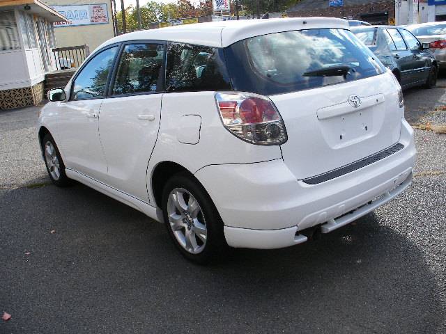 Toyota Matrix 2006 photo 2