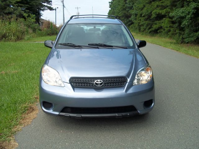 Toyota Matrix 2006 photo 2