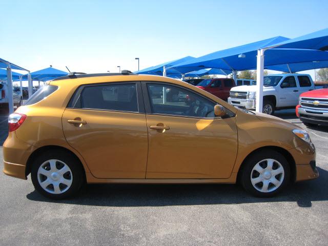 Toyota Matrix 2010 photo 1