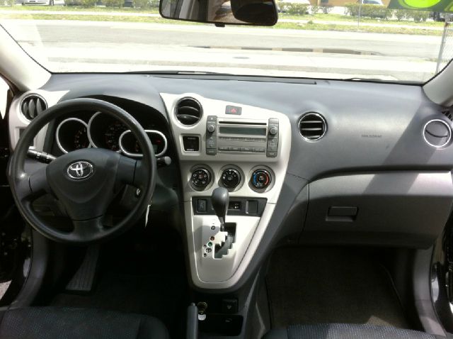 Toyota Matrix 2010 photo 14