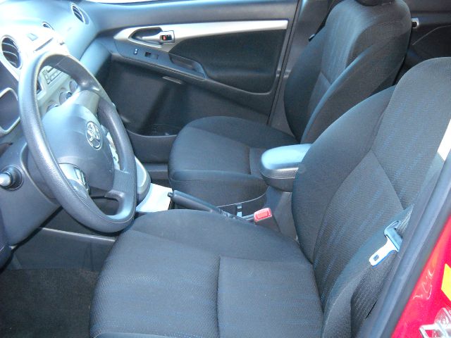 Toyota Matrix 2011 photo 1