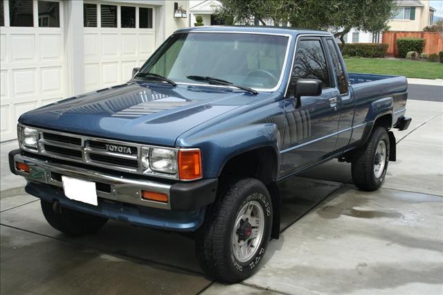 Toyota Pickup 1988 photo 2