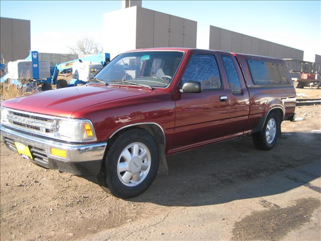 Toyota Pickup Bucket Lift Pickup