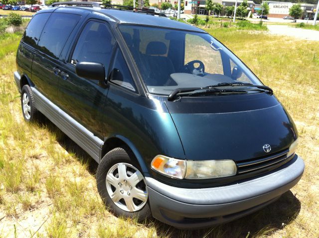 Toyota Previa 1997 photo 9