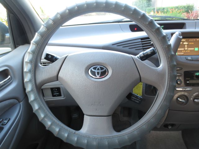 Toyota Prius 2002 photo 6