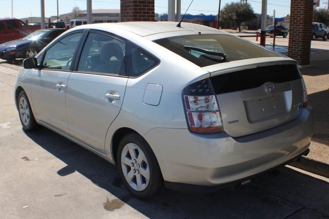 Toyota Prius 2004 photo 2