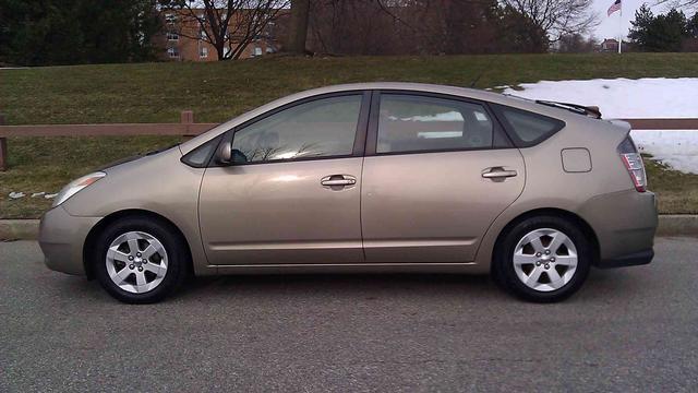 Toyota Prius 2004 photo 2