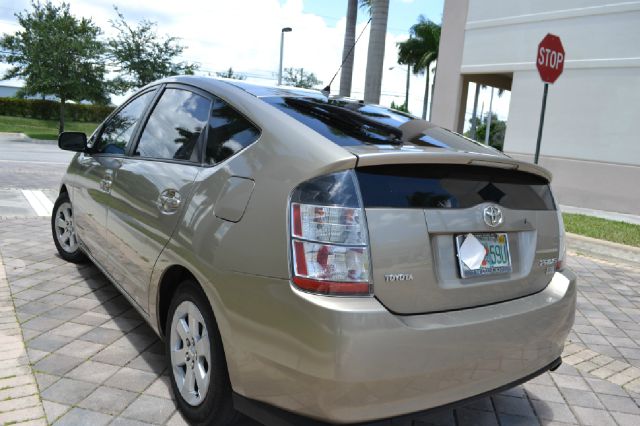 Toyota Prius 2005 photo 2