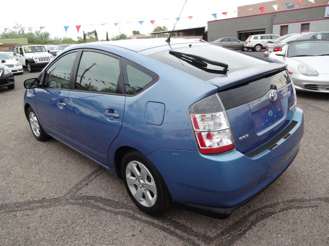 Toyota Prius 2005 photo 2