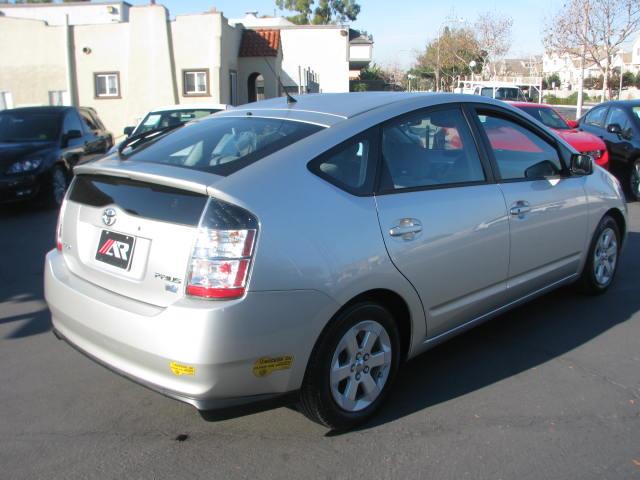 Toyota Prius 2005 photo 2