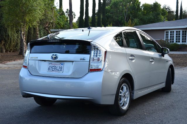 Toyota Prius 2010 photo 2