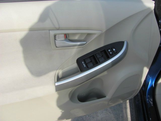 Toyota Prius 2010 photo 24