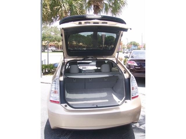 Toyota Prius 2010 photo 15