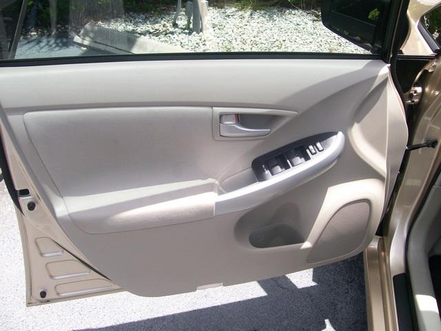 Toyota Prius 2010 photo 18