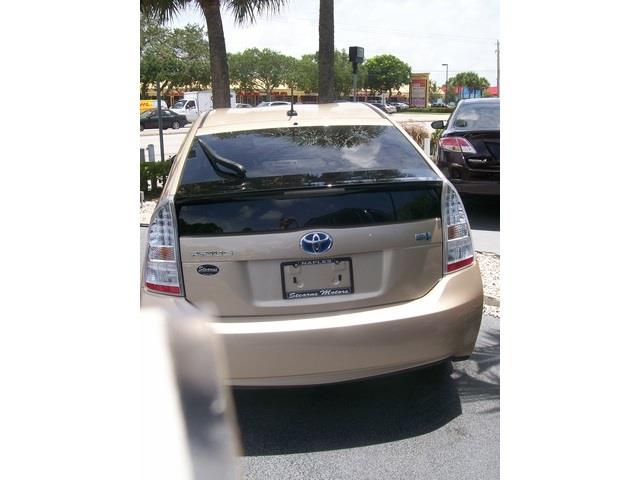 Toyota Prius 2010 photo 4