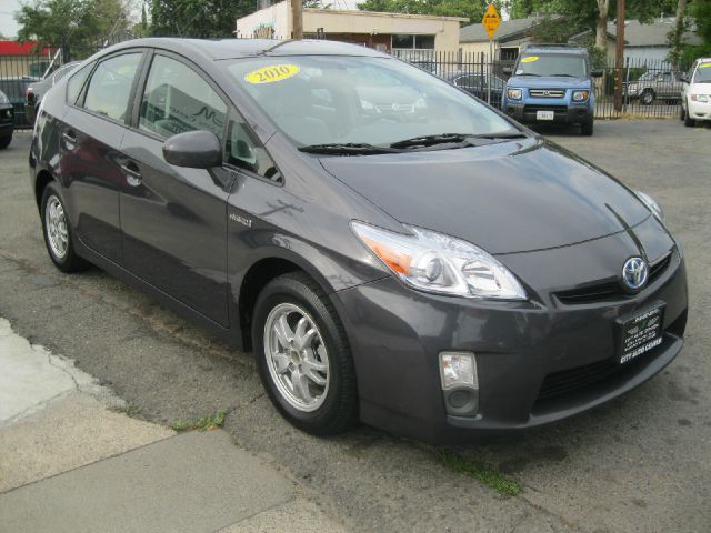 Toyota Prius 2010 photo 2