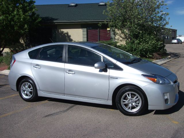 Toyota Prius 4dr Sdn 2.4L FWD Hatchback