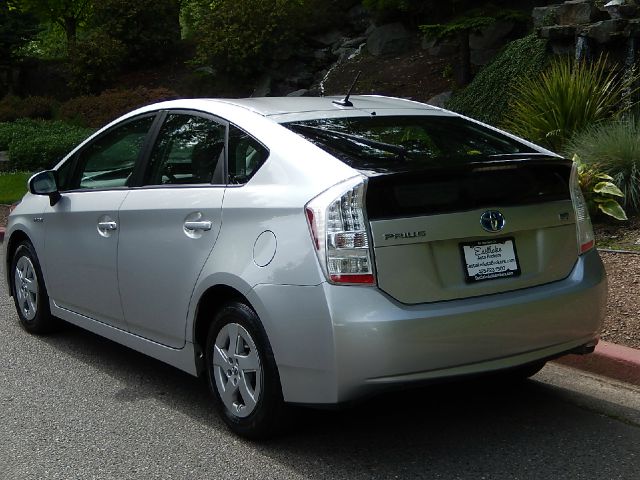 Toyota Prius 4dr Sdn 2.4L FWD Hatchback