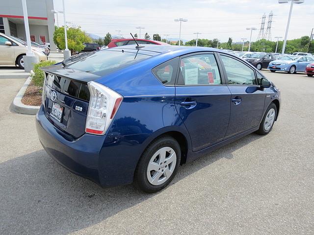 Toyota Prius 2010 photo 3