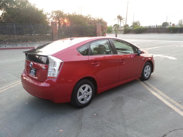 Toyota Prius 4dr Sdn 2.4L FWD Hatchback