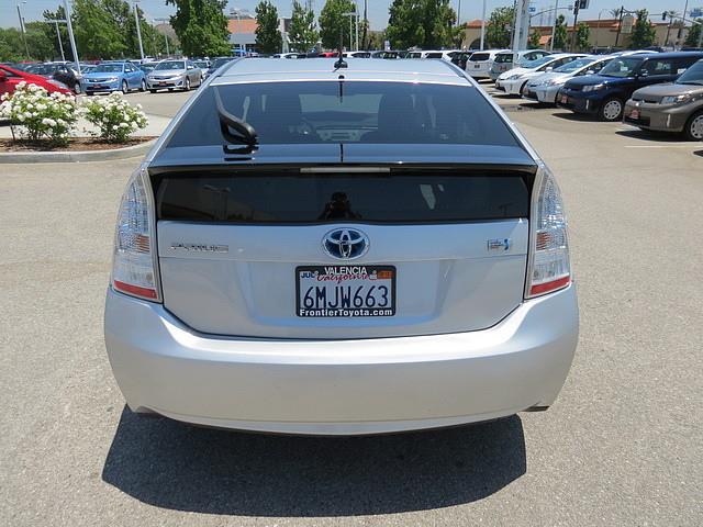 Toyota Prius SLT - MEGA Cab4x4 Hatchback