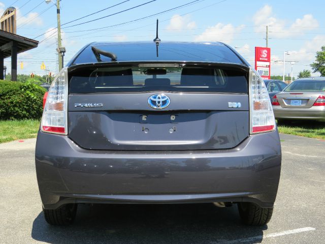 Toyota Prius 4dr Sdn 2.4L FWD Hatchback