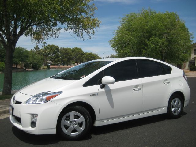 Toyota Prius 4dr Sdn 2.4L FWD Hatchback