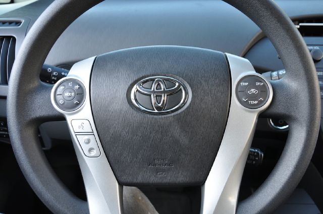 Toyota Prius 2011 photo 2