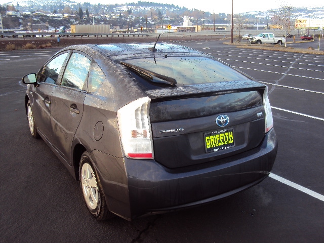 Toyota Prius 2011 photo 2