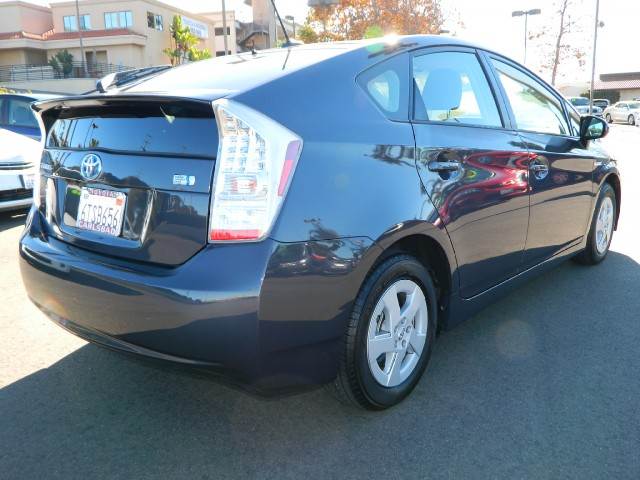 Toyota Prius 2011 photo 4