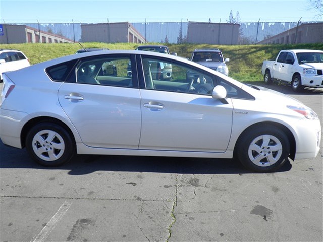 Toyota Prius 2011 photo 2