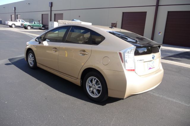 Toyota Prius 2011 photo 2