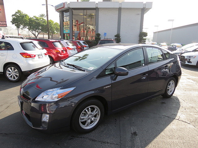 Toyota Prius 2011 photo 2