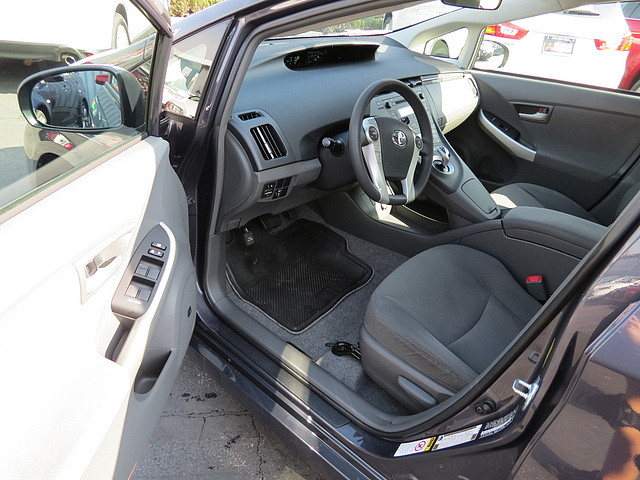 Toyota Prius 2011 photo 4