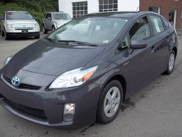 Toyota Prius 4dr Sdn 2.4L FWD Hatchback