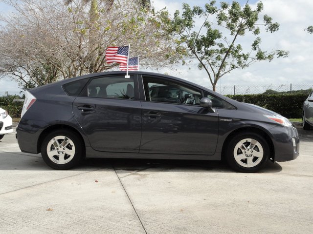 Toyota Prius 2011 photo 1