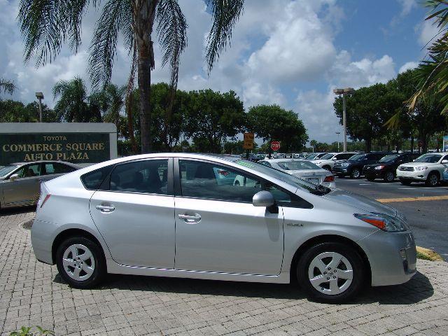 Toyota Prius 2011 photo 1