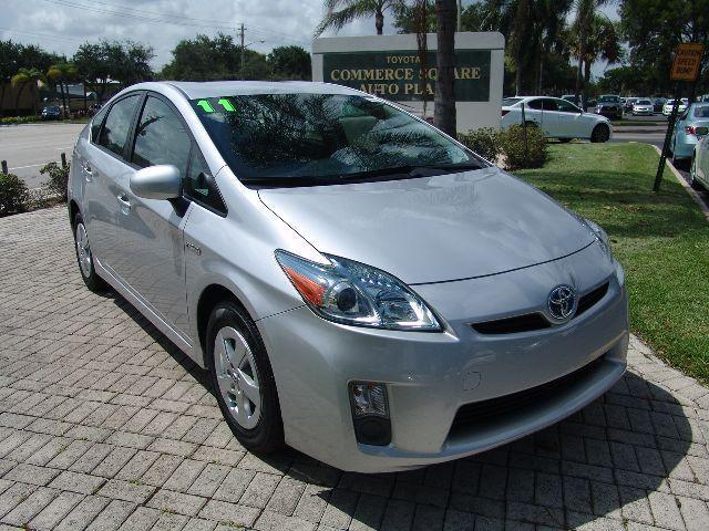 Toyota Prius 2011 photo 2