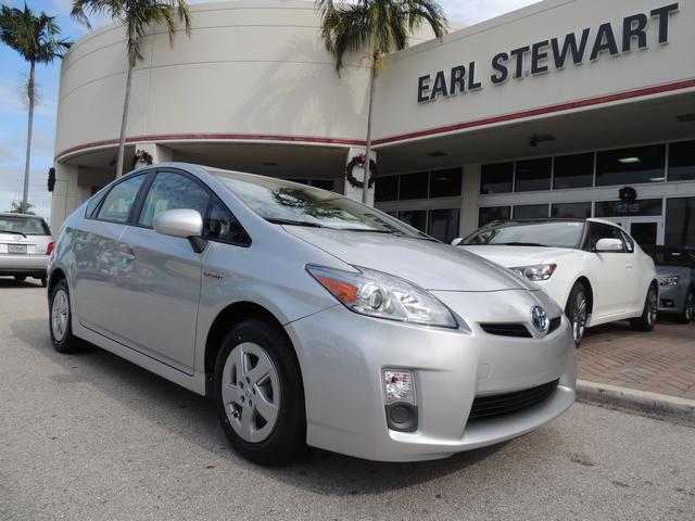 Toyota Prius 2011 photo 2