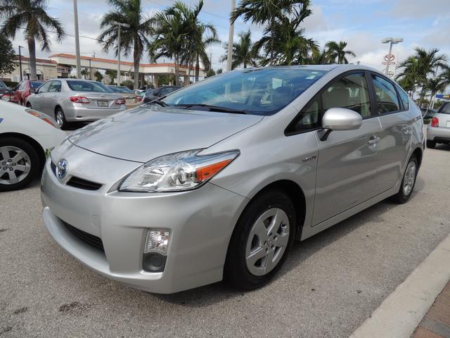 Toyota Prius 2011 photo 4